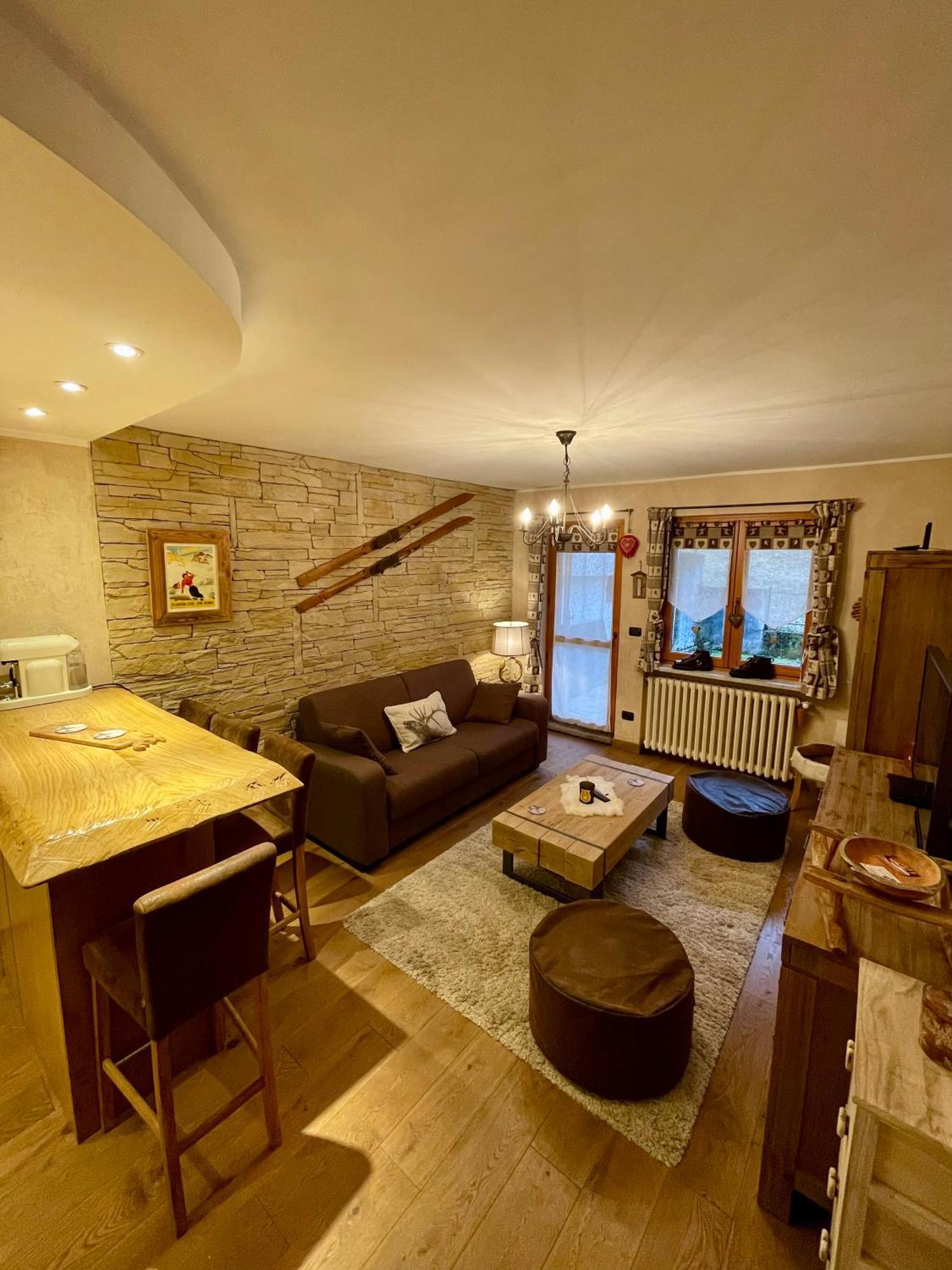 La Casa Del Cervo Apartment ลีโมเน เปียมอนเต ภายนอก รูปภาพ
